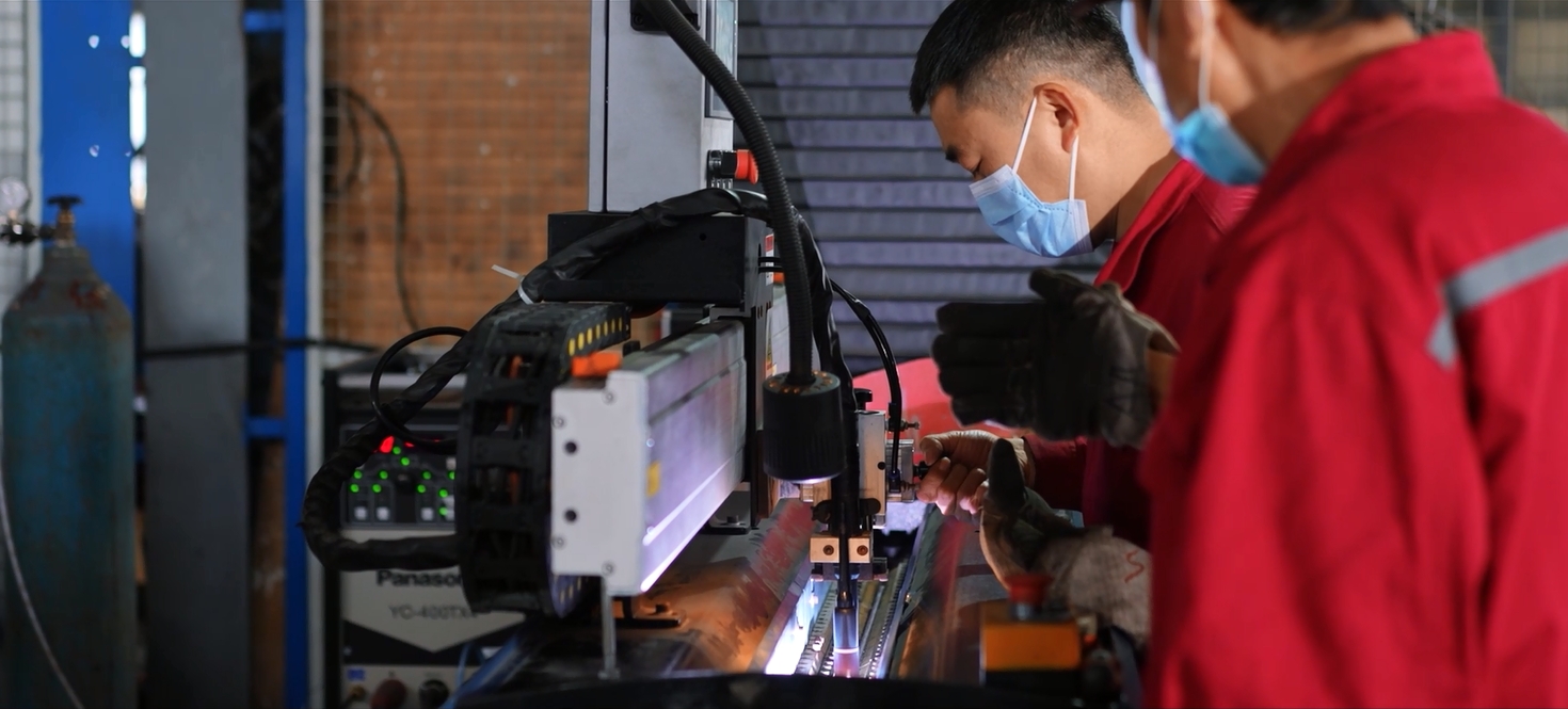 Steel processing procedures display-horizontal straight seam welding